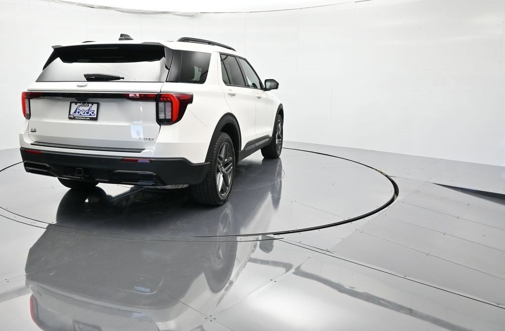 Certified 2025 Ford Explorer ST-Line w/ Premium Package image 13