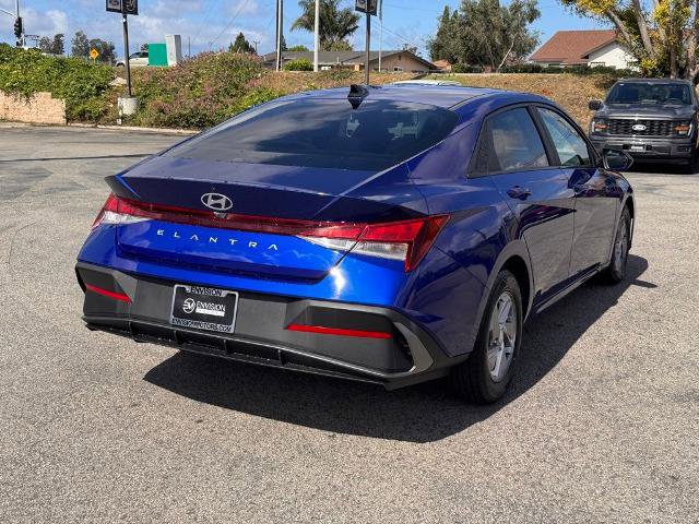 Used 2024 Hyundai Elantra SE FWD image 12