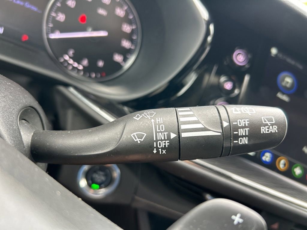 Used 2023 Buick Envision Essence image 24