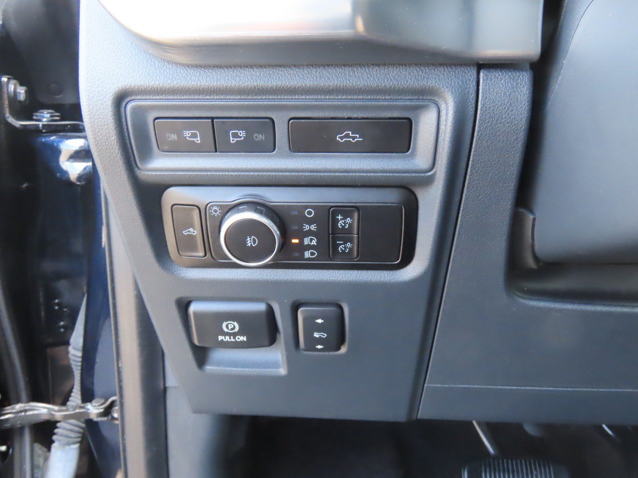 Certified 2023 Ford F150 Lariat w/ Equipment Group 502A High AWD/4WD image 23