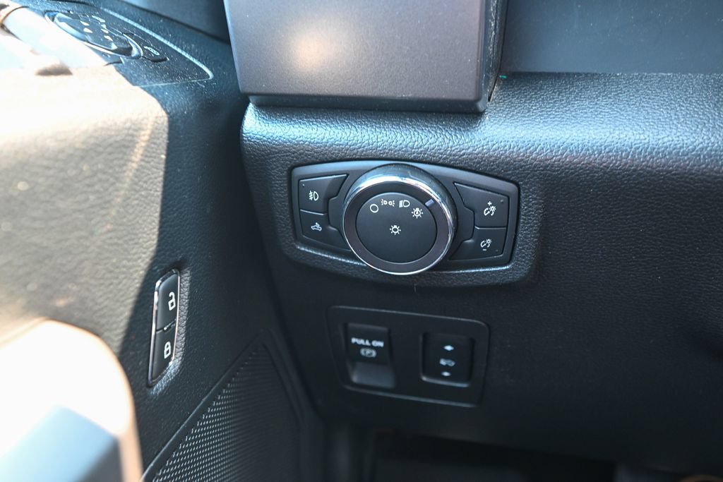 Certified 2018 Ford F150 XLT w/ Equipment Group 302A Luxury AWD/4WD image 40
