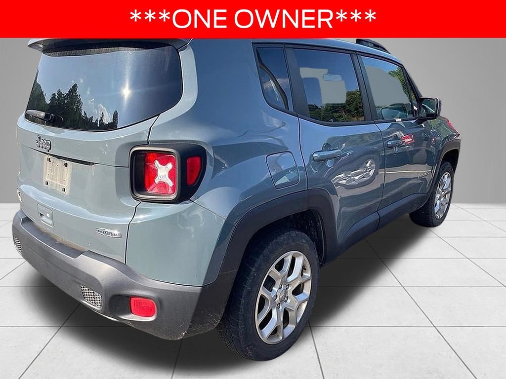 Used 2018 Jeep Renegade Latitude w/ Cold Weather Group AWD/4WD image 4