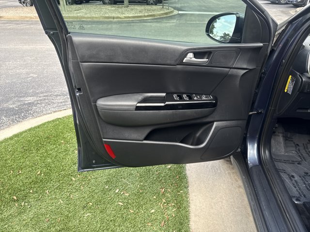 Used 2022 Kia Sportage EX FWD image 11
