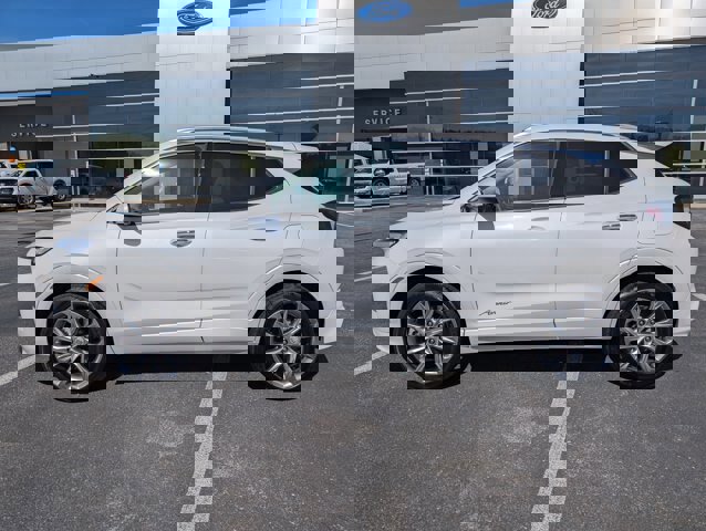 Used 2024 Buick Encore GX Avenir w/ Avenir Convenience Package image 5