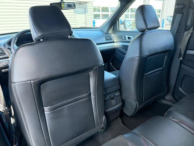 Certified 2018 Ford Explorer XLT w/ Equipment Group 202A AWD/4WD image 19