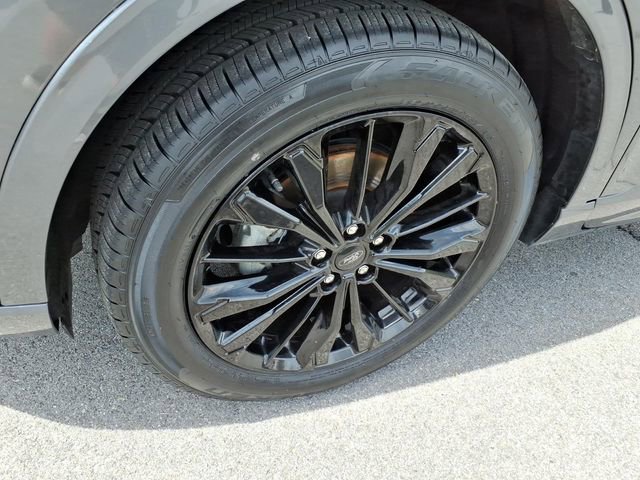 Certified 2024 Ford Escape ST-Line Elite w/ Premium Technology Package AWD/4WD image 17