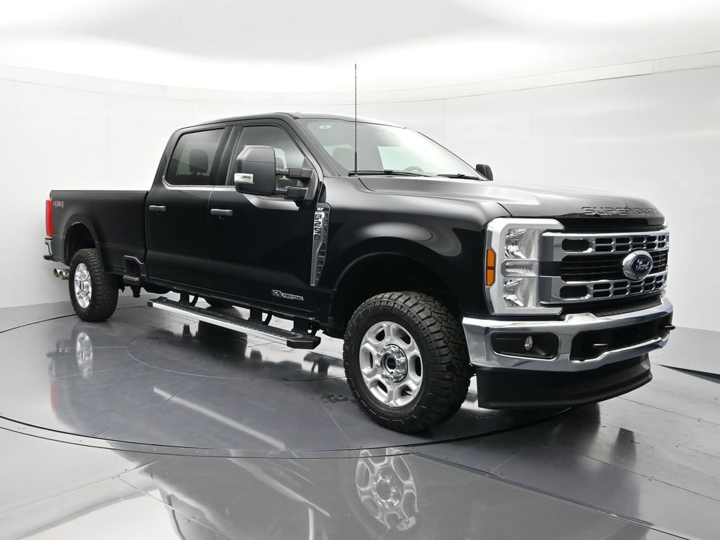 Certified 2025 Ford F250 XLT image 3