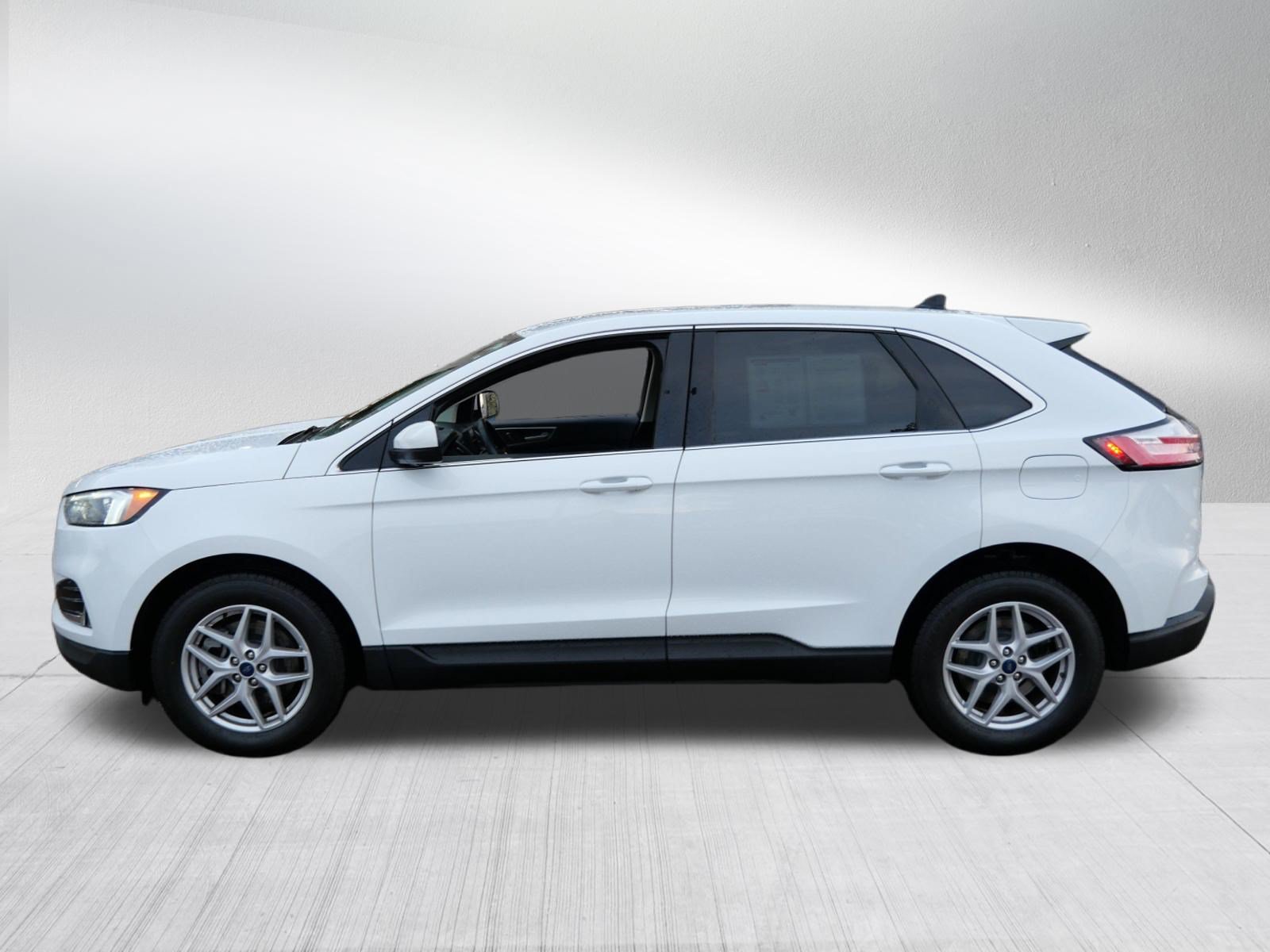 Certified 2022 Ford Edge SEL w/ Convenience Package AWD/4WD image 4
