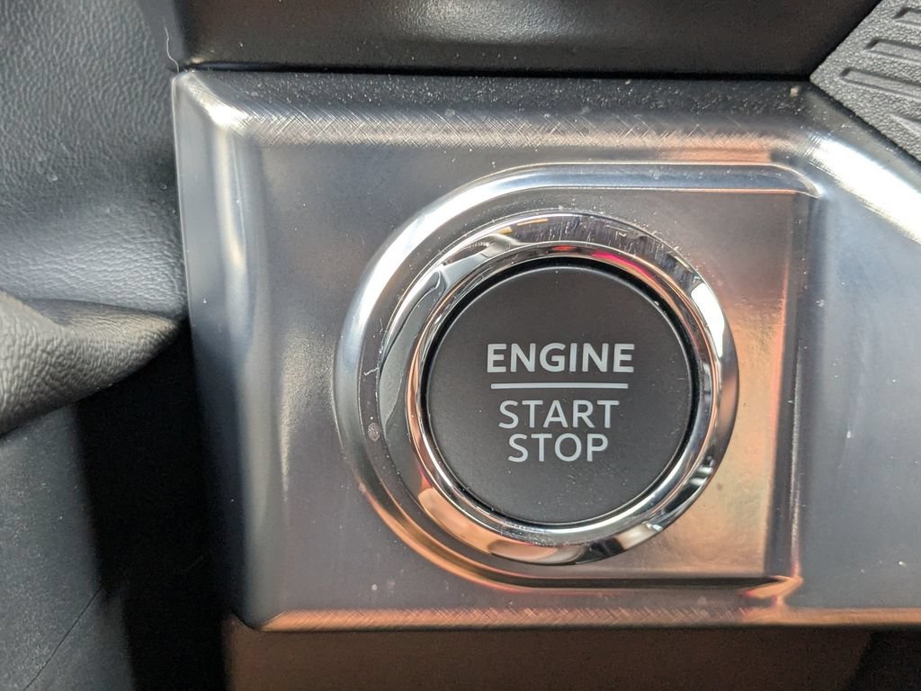 Certified 2025 Ford F150 King Ranch AWD/4WD image 27