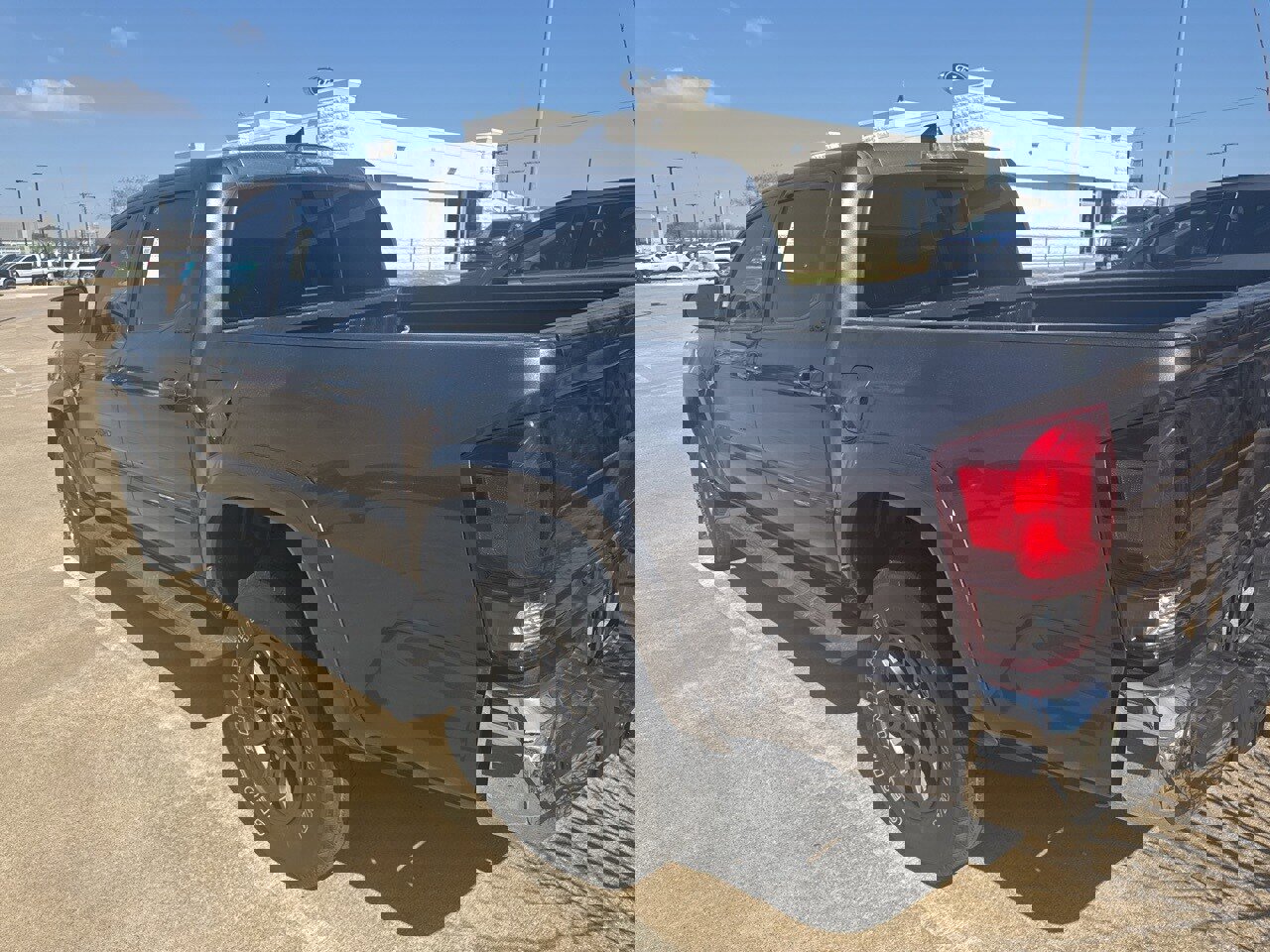 Used 2018 Toyota Tacoma SR5 image 7