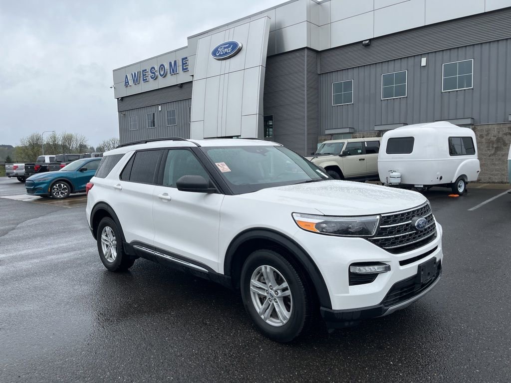 Certified 2024 Ford Explorer XLT w/ Equipment Group 202A AWD/4WD image 39