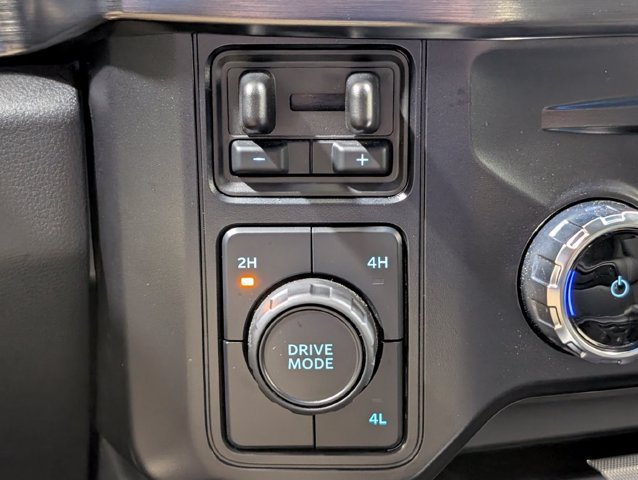 Certified 2025 Ford F350 Lariat w/ Lariat Ultimate Package AWD/4WD image 8