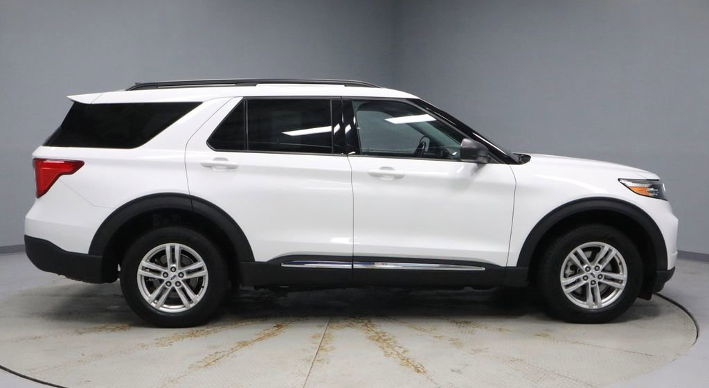 Certified 2022 Ford Explorer XLT w/ Equipment Group 202A image 6