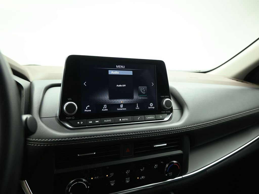 Used 2023 Nissan Rogue S image 15