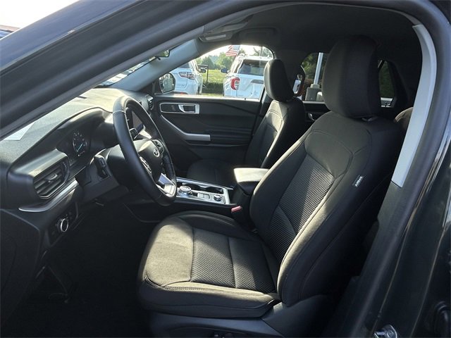 Certified 2023 Ford Explorer XLT image 6
