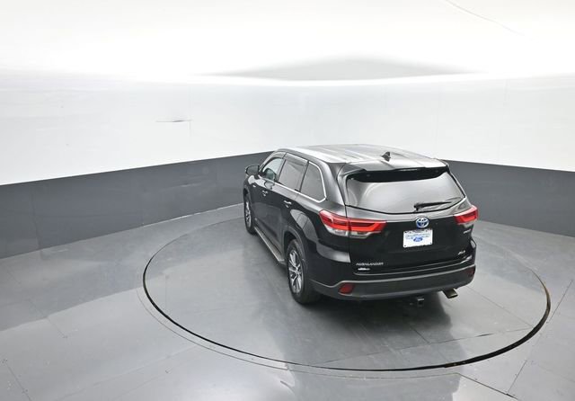 Used 2019 Toyota Highlander XLE image 23