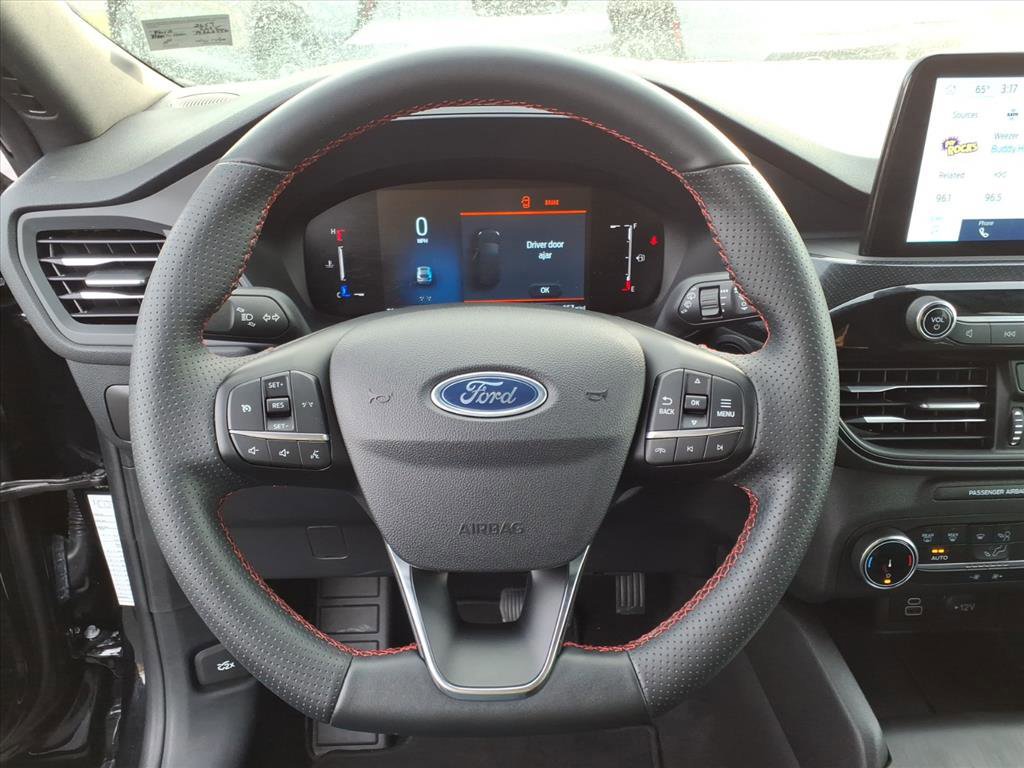 Certified 2025 Ford Escape ST-Line image 25