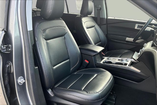 Certified 2023 Ford Explorer XLT w/ Equipment Group 202A AWD/4WD image 29