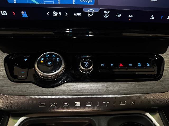 Certified 2025 Ford Expedition Platinum AWD/4WD image 30
