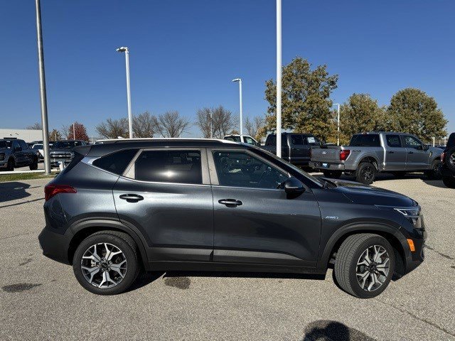 Used 2021 Kia Seltos EX image 9