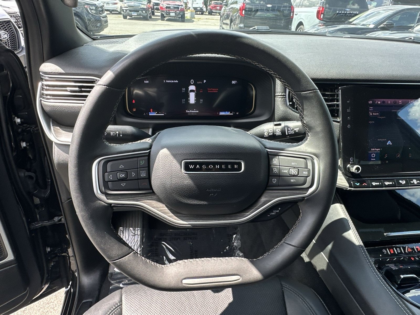 Used 2024 Jeep Wagoneer Series III AWD/4WD image 17