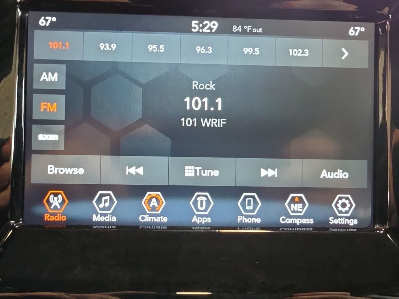 Used 2021 Jeep Compass Latitude w/ Sun and Sound Group AWD/4WD image 28