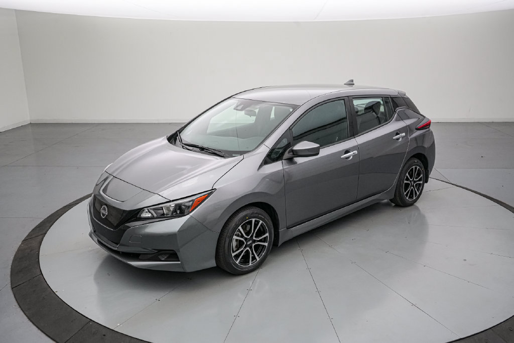 Used 2025 Nissan Leaf S FWD image 8