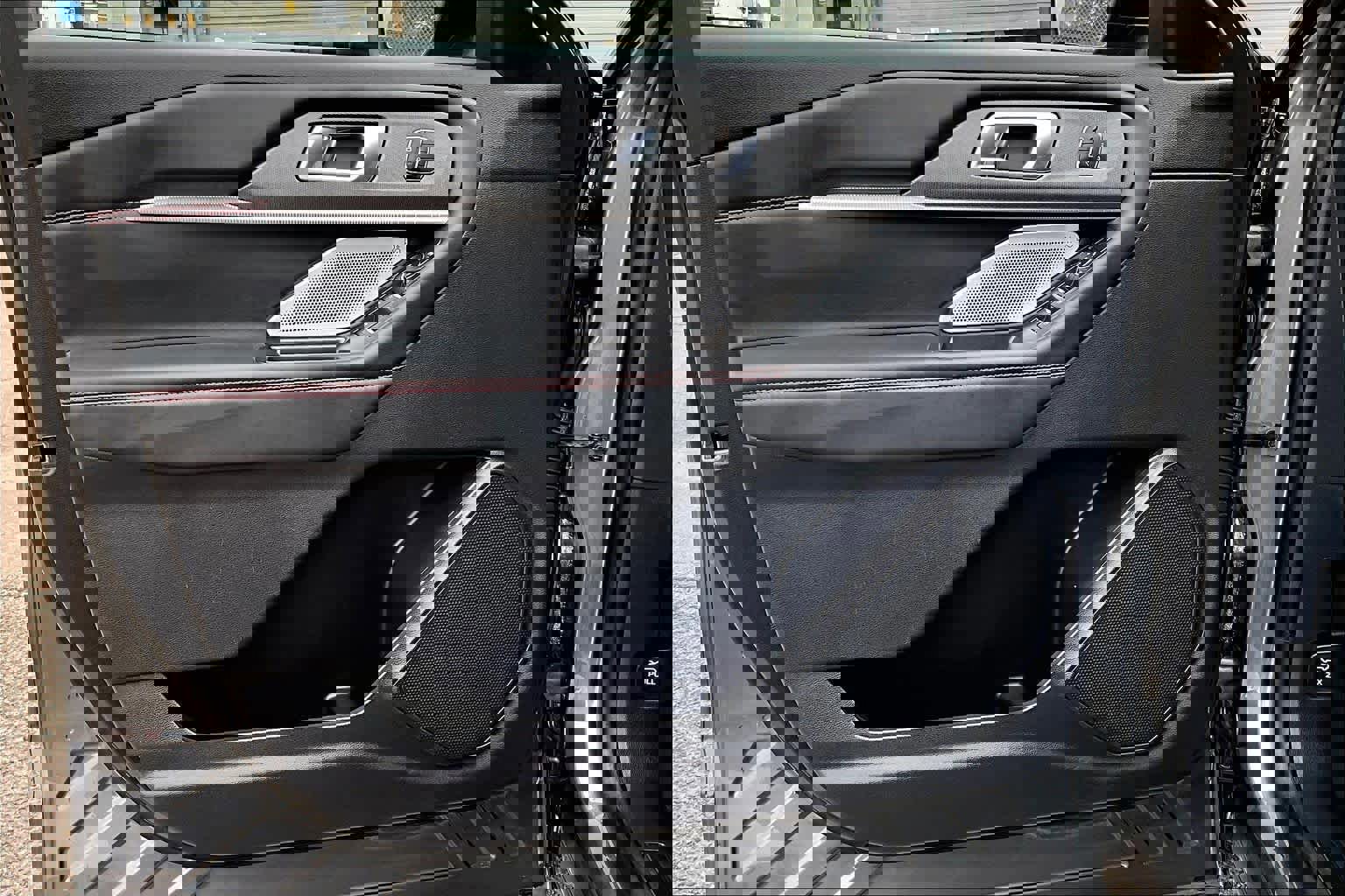 Certified 2025 Ford Explorer ST image 26