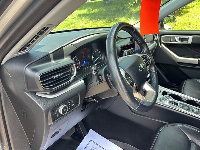Certified 2020 Ford Explorer XLT w/ Equipment Group 202A AWD/4WD image 13