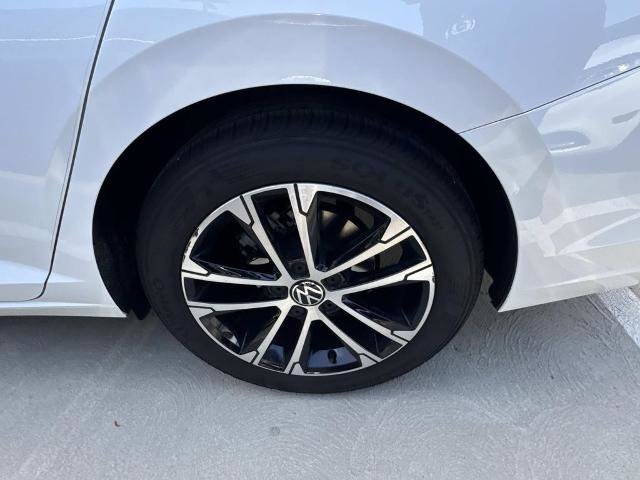 Used 2024 Volkswagen Jetta Sport image 8