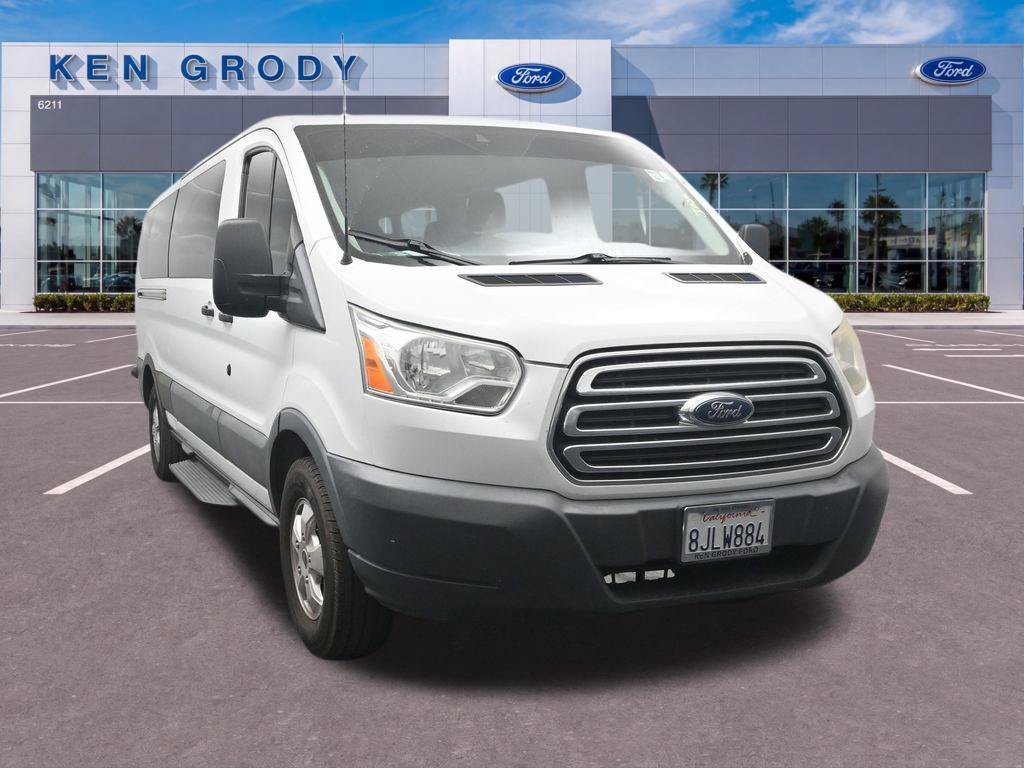 Certified 2017 Ford Transit 350 XLT RWD image 4