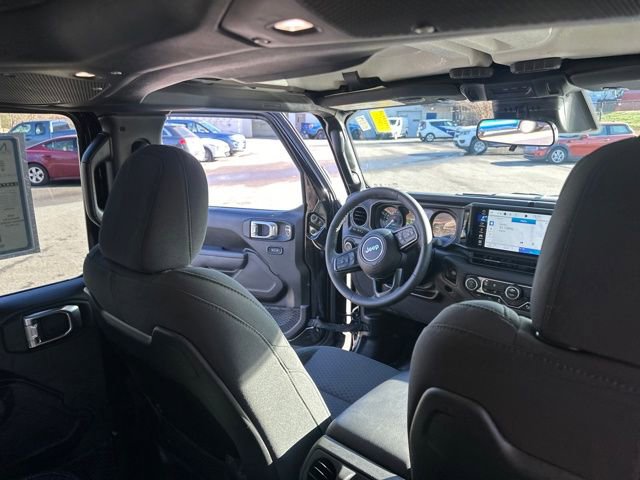 Used 2025 Jeep Wrangler Unlimited Rubicon 4xe w/ Safety Group AWD/4WD image 42