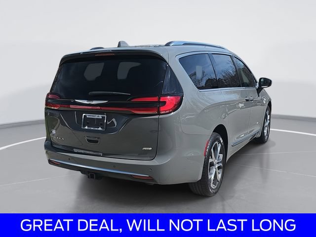 Used 2022 Chrysler Pacifica Pinnacle AWD/4WD image 3