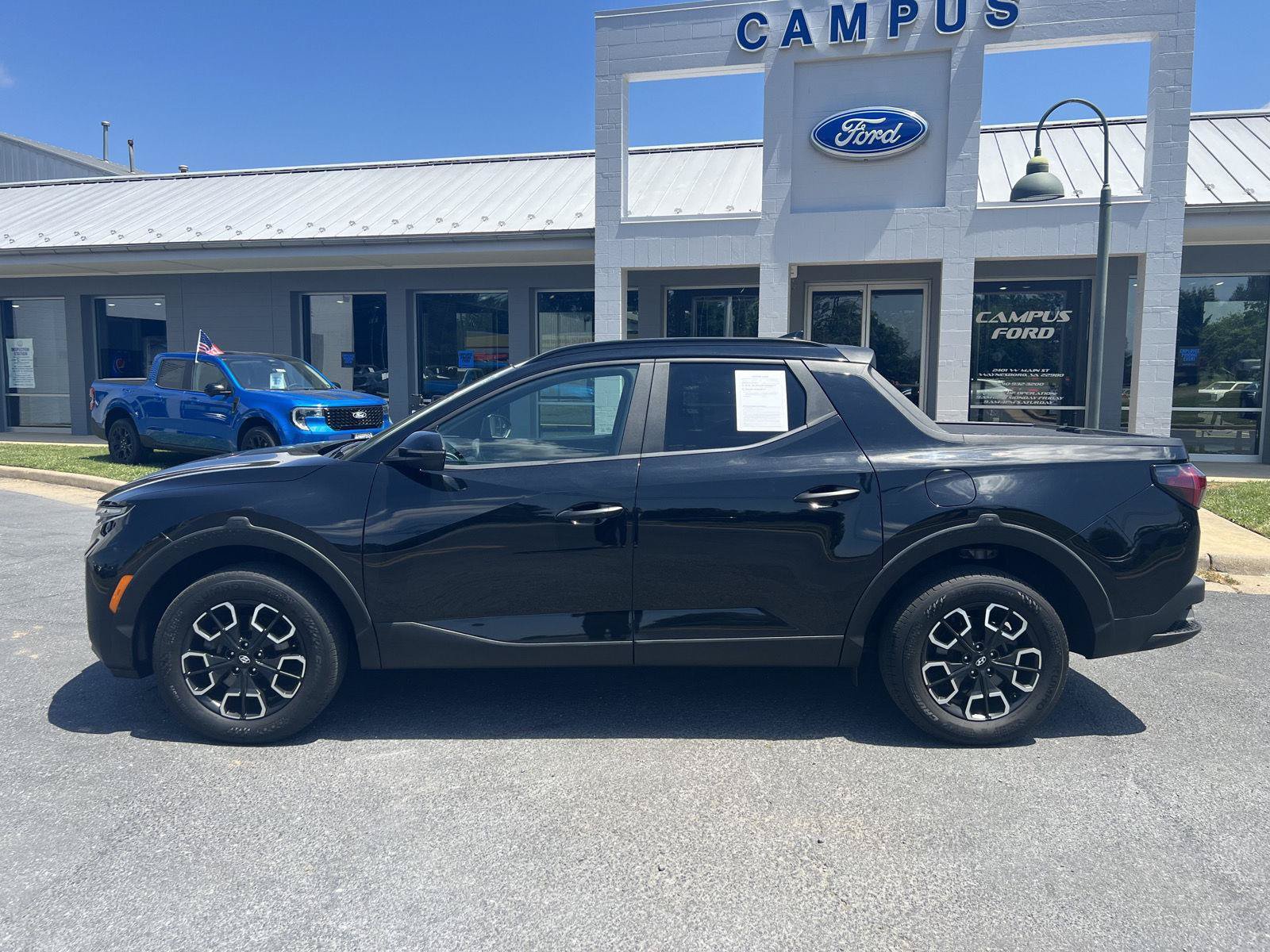 Used 2022 Hyundai Santa Cruz SEL w/ Activity Package AWD/4WD image 2