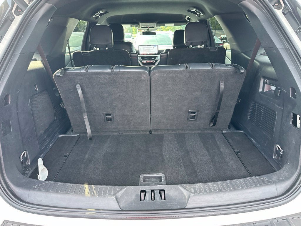 Certified 2025 Ford Explorer ST-Line AWD/4WD image 8