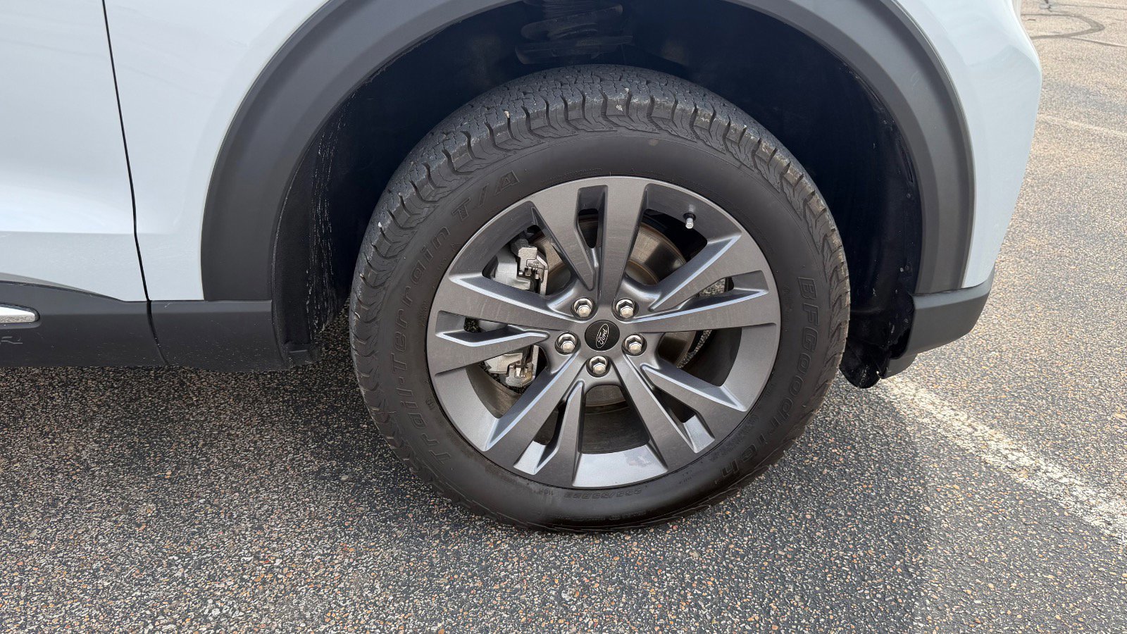 Certified 2025 Ford Explorer Active w/ Active Comfort Package AWD/4WD image 16