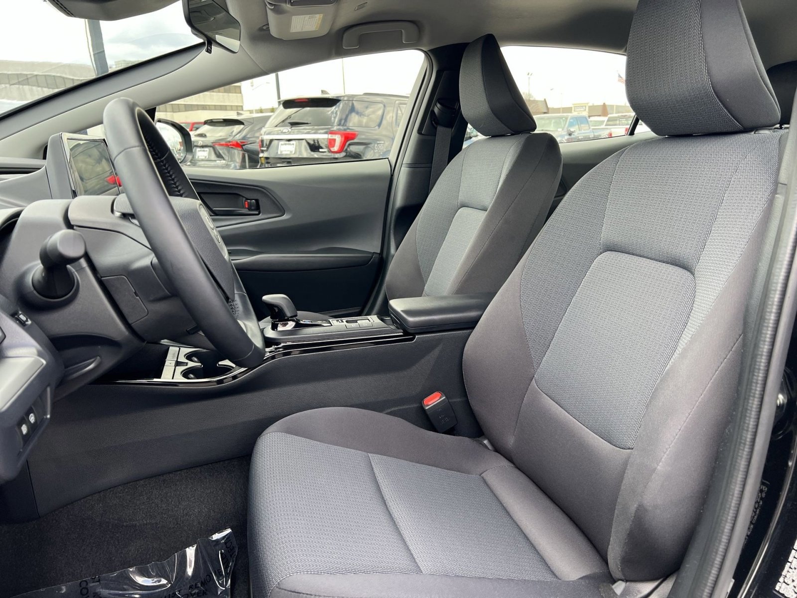 Used 2025 Toyota Prius LE image 13