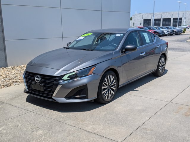 Used 2024 Nissan Altima 2.5 SV FWD image 8