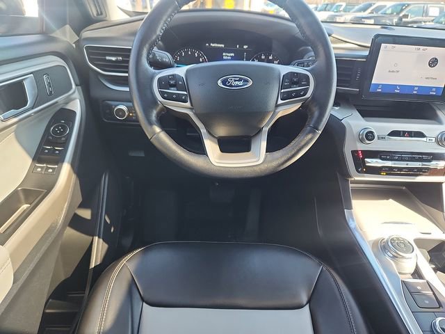 Certified 2022 Ford Explorer XLT w/ Equipment Group 202A image 9