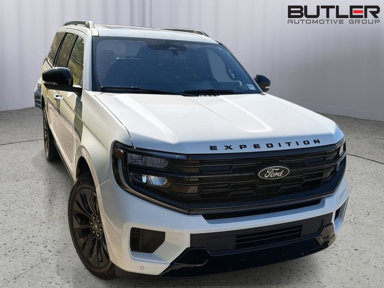 Certified 2025 Ford Expedition Platinum w/ Stealth Appearance Package AWD/4WD image 5