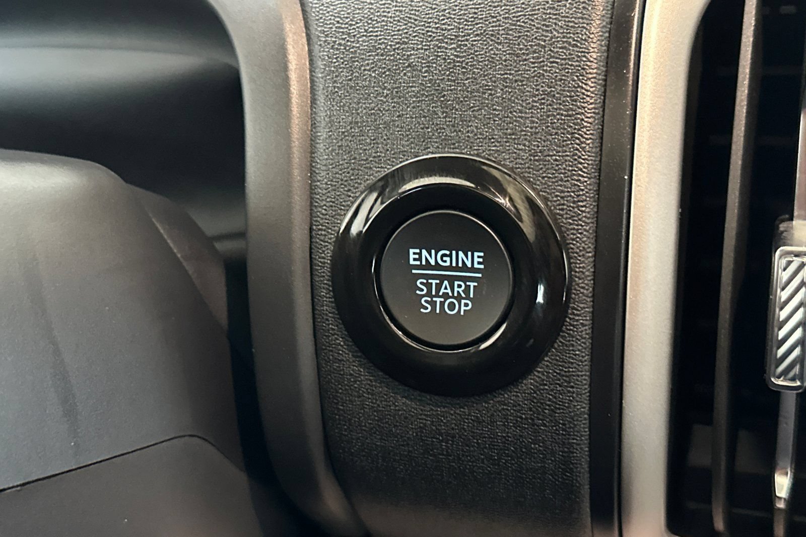 Certified 2026 Ford Expedition Active AWD/4WD image 25