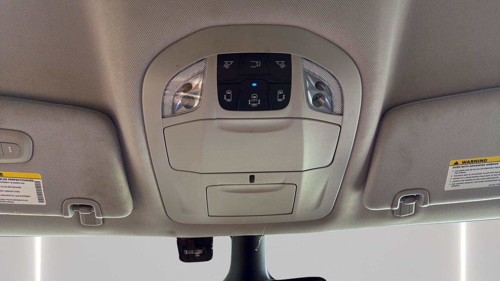 Used 2022 Chrysler Pacifica Touring-L FWD image 25
