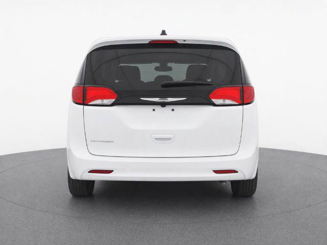 Used 2023 Chrysler Voyager LX FWD image 7