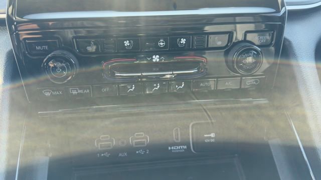 Used 2022 Jeep Grand Cherokee Limited 4xe w/ Luxury Tech Group II image 15