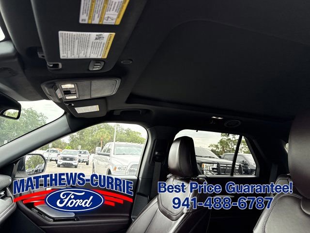 Certified 2025 Ford Explorer Platinum RWD image 11