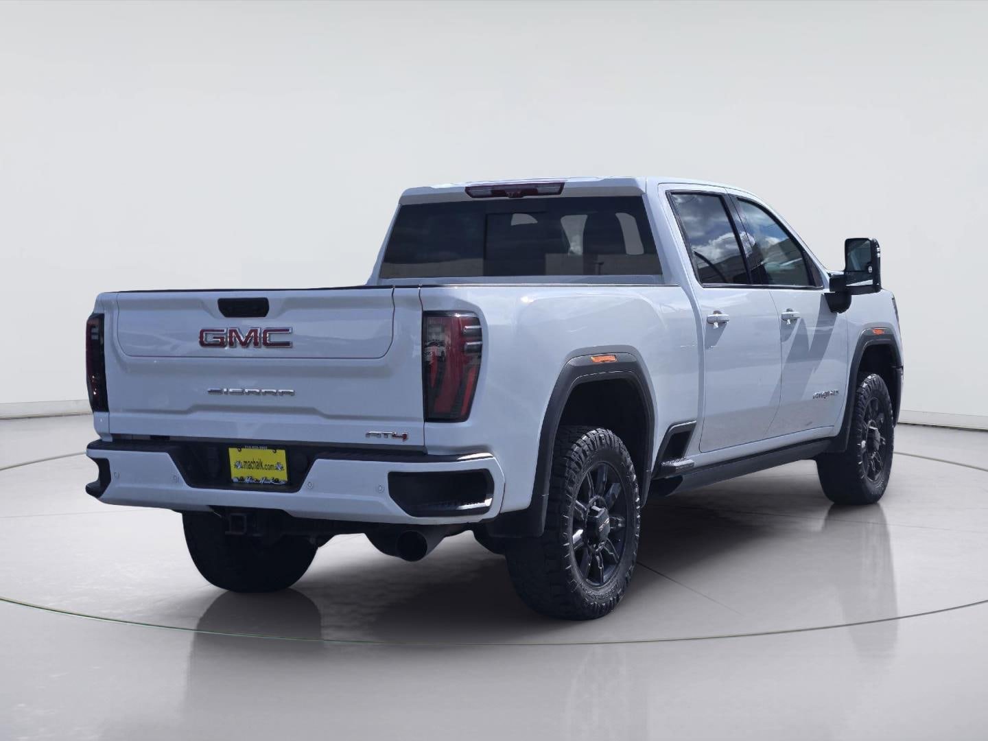 Used 2024 GMC Sierra 2500 AT4 w/ AT4 Premium Plus Package AWD/4WD image 8