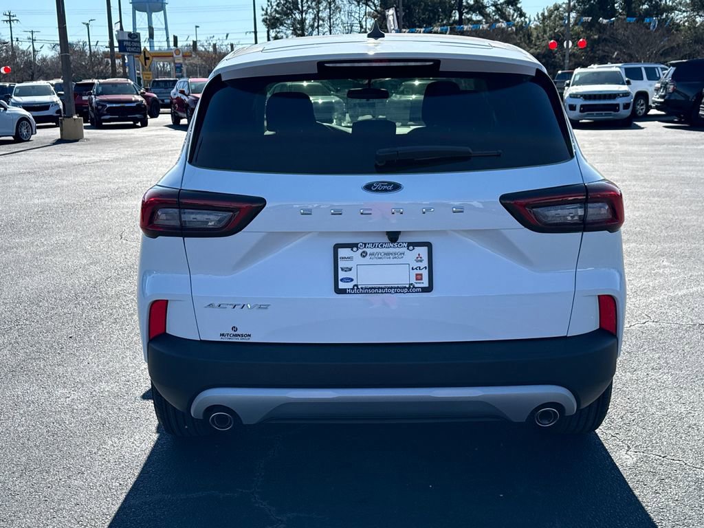 Certified 2026 Ford Escape Active w/ Cold Weather Package FWD image 6