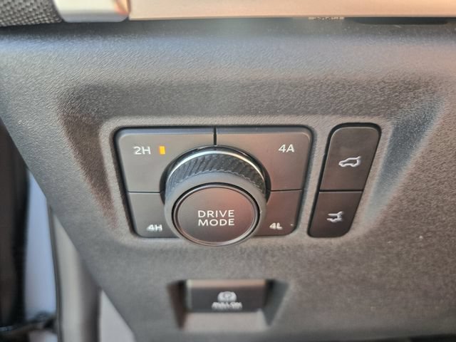 Certified 2025 Ford Expedition Active AWD/4WD image 31