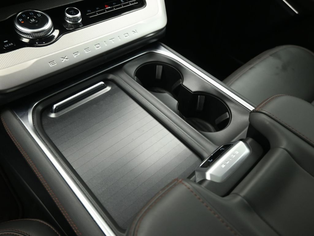 Certified 2025 Ford Expedition Active image 17