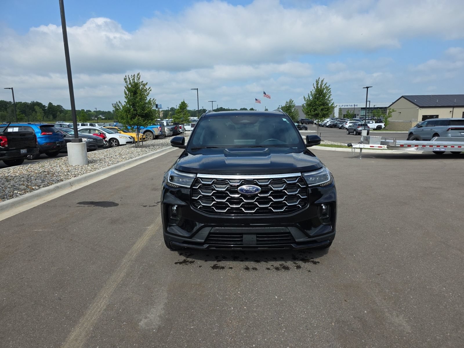 Certified 2025 Ford Explorer Platinum w/ LUX Leather Package AWD/4WD image 2